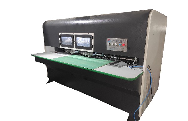高速皮革數(shù)控沖孔機(jī)（兩組機(jī)頭）